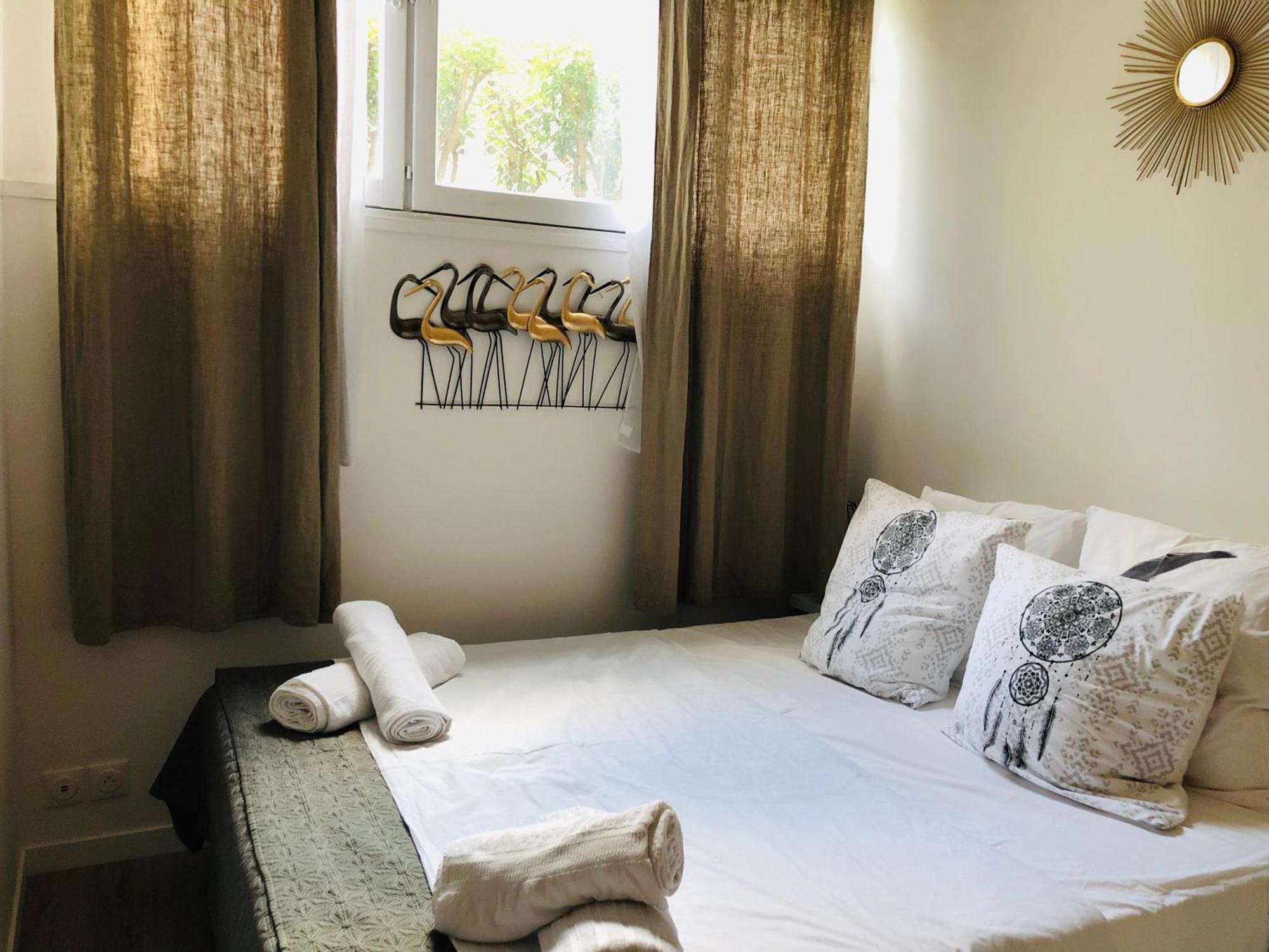 Appartement Metro Gambetta Parijs